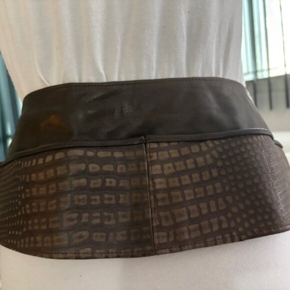 Brown leather wide belt - Picture 2 of 4